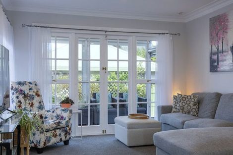 Photo of property in 2 Simpson Road, Ranui, Auckland, 0612