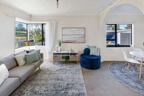 Photo of property in 1 Manuka Street, Castlecliff, Whanganui, 4501