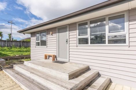 Photo of property in 16a Karamu Street, Te Atatu Peninsula, Auckland, 0610