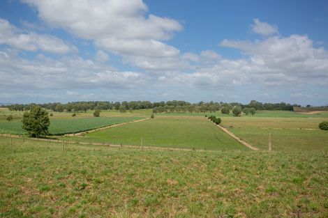 Photo of property in 32b Crispe Road, Clarks Beach, 2122