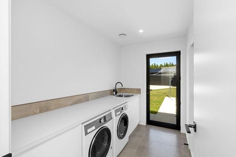 Photo of property in 18 Oriwa Lane, Levin, 5571