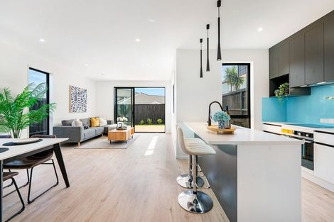 Photo of property in 7/90 Picasso Drive, West Harbour, Auckland, 0618