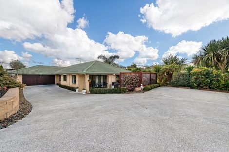 Photo of property in 15 Ina Ville Drive, Pukekohe, 2120