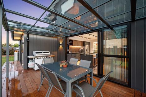 Photo of property in 2a Roland Road, Greenhithe, Auckland, 0632
