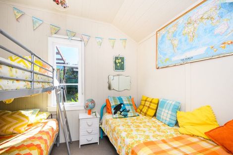 Photo of property in 15 Hall Place, Foxton Beach, Foxton, 4815