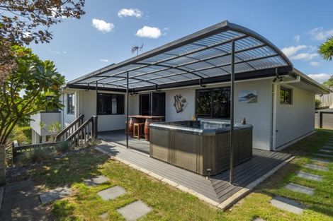 Photo of property in 26 Waipuna Grove, Welcome Bay, Tauranga, 3112