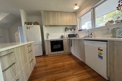 Photo of property in 2/30 Martin Crescent, Northcote, Auckland, 0627