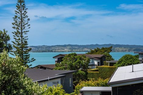 Photo of property in 2 Glenoaks Rise, Mellons Bay, Auckland, 2014