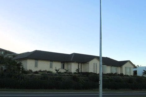 Photo of property in 56 Grand Drive, Orewa, 0931
