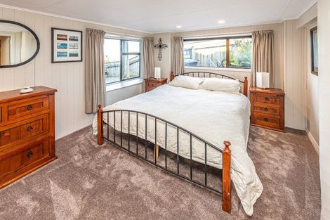 Photo of property in 10 Okiwa Terrace, Waiinu Beach, Whanganui, 4588