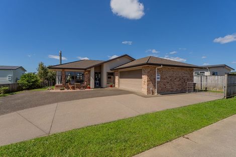 Photo of property in 48 Carina Way, Whitianga, 3510