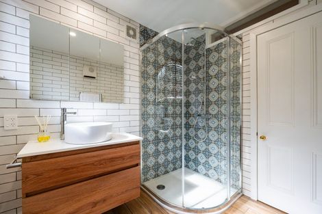 Photo of property in 14 Cameron Road, Bluff Hill, Napier, 4110