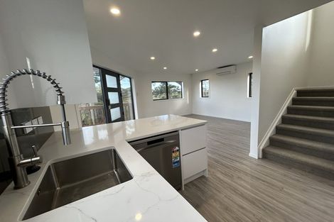 Photo of property in 320 Triangle Road, Massey, Auckland, 0614