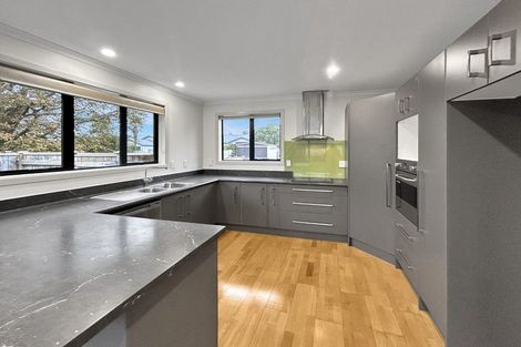 Photo of property in 3 Palm Avenue, Hokowhitu, Palmerston North, 4410