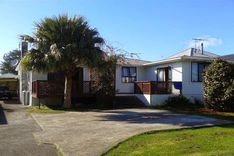 Photo of property in 2/104 Matipo Road, Mairangi Bay, Auckland, 0630