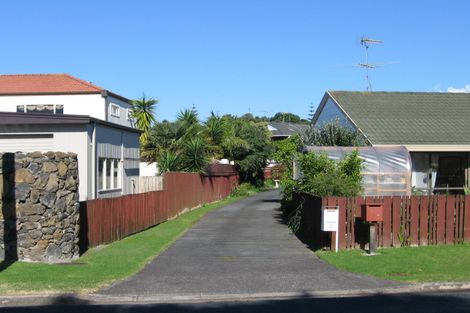 Photo of property in 1/4 Beach Road, Orewa, 0931