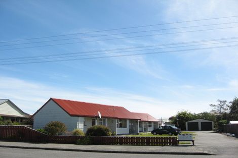 Photo of property in 32 Russell Street, Westport, 7825