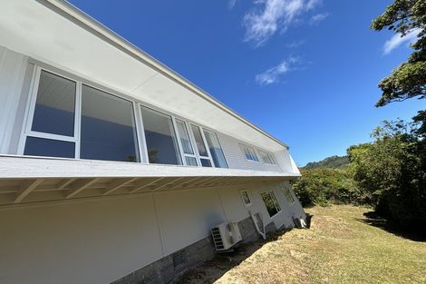 Photo of property in 42 Versailles Street, Karori, Wellington, 6012