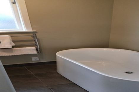 Photo of property in 5 Innes Way, Newlands, Wellington, 6037