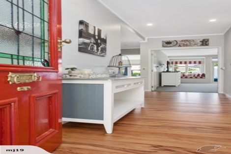 Photo of property in 32 Queen Street, Cambridge, 3434