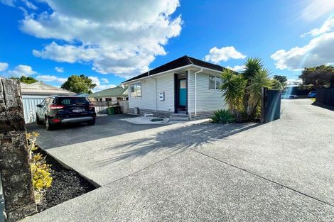 Photo of property in 921 Whangaparaoa Road, Manly, Whangaparaoa, 0930