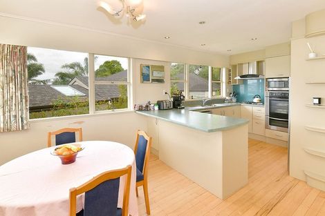 Photo of property in 14 Tawhana Crescent, Red Beach, 0932