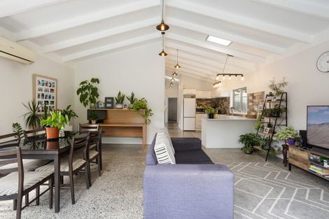 Photo of property in 2b Roach Street, Maeroa, Hamilton, 3200