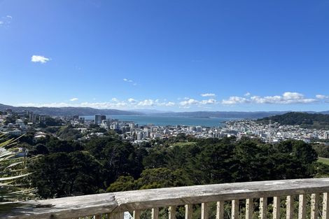 Photo of property in 100 Mortimer Terrace, Brooklyn, Wellington, 6021