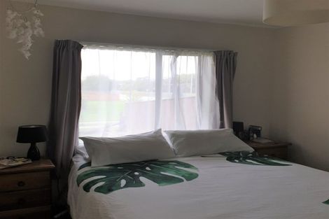 Photo of property in 70 Sandspit Road, Waiuku, 2123