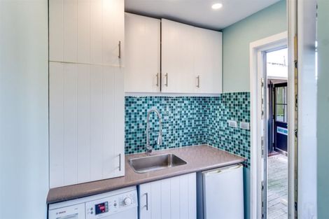 Photo of property in 27 Lowther Place, Taradale, Napier, 4112