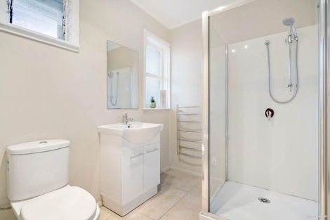 Photo of property in 52 Churchill Avenue, Manurewa, Auckland, 2102