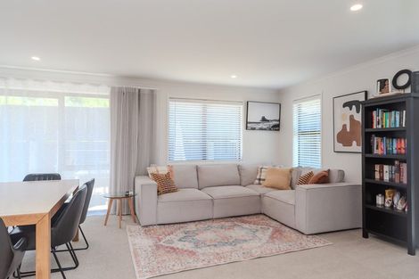 Photo of property in 6 Topsail Way, Whitby, Porirua, 5024