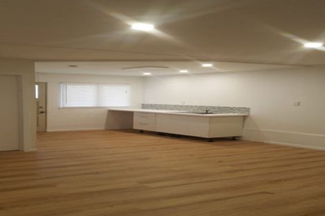 Photo of property in 9 Hatherlow Street, Glenfield, Auckland, 0629