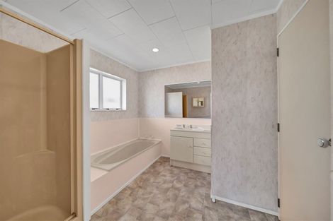 Photo of property in 38 Murray Avenue, Hawera, 4610