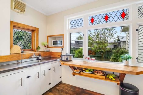 Photo of property in 8 Chelwood Street, Takaro, Palmerston North, 4412