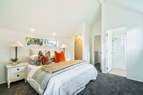Photo of property in 1/1 Valley Road, Northcote, Auckland, 0626