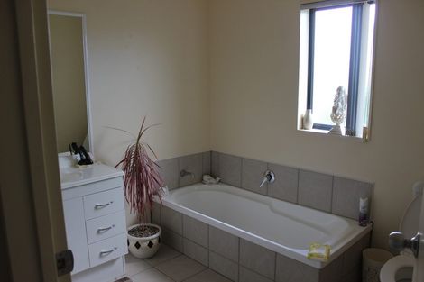 Photo of property in 87 Rathmar Drive, Manurewa, Auckland, 2105