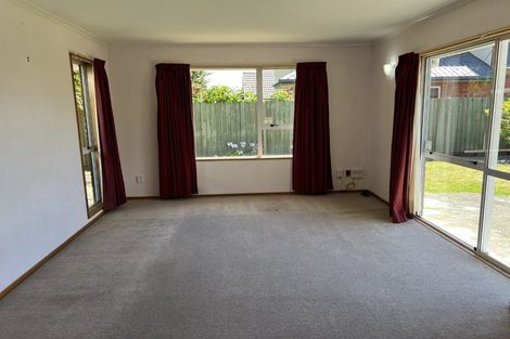 Photo of property in 3 Claverley Gardens, Avonhead, Christchurch, 8042