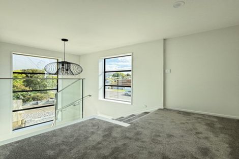 Photo of property in 33 Garadice Road, Rothesay Bay, Auckland, 0630