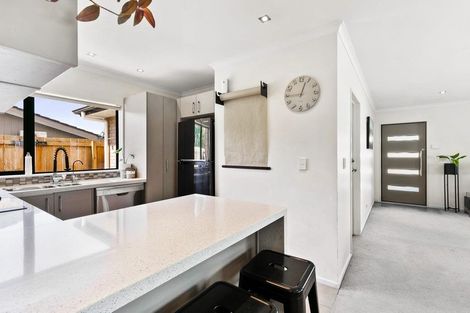 Photo of property in 3b Tawa Road, Te Atatu Peninsula, Auckland, 0610