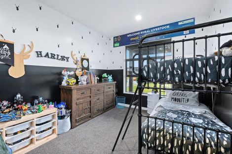 Photo of property in 8 Edgewood Place, Wanaka, 9305