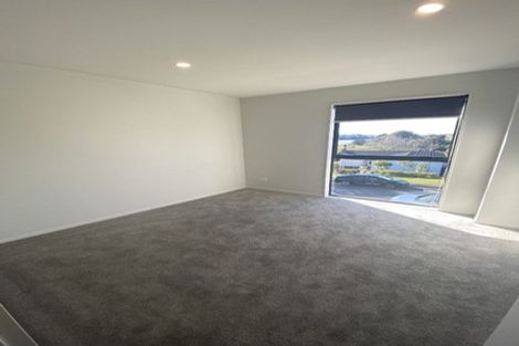 Photo of property in 2/39 Renata Crescent, Te Atatu Peninsula, Auckland, 0610