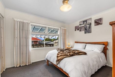 Photo of property in 29 Lyndhurst Road, Te Atatu South, Auckland, 0610