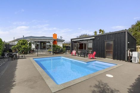 Photo of property in 8 Blenheim Place, Vogeltown, New Plymouth, 4310