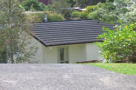 Photo of property in 2/13 Ayton Drive, Totara Vale, Auckland, 0629