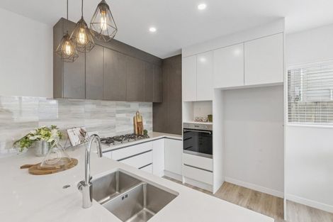 Photo of property in 9 Survila Street, Takanini, 2110