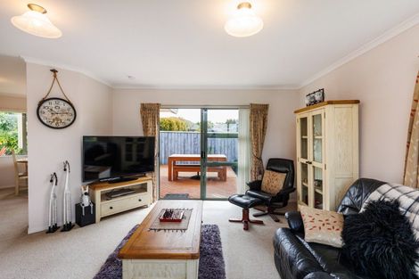 Photo of property in 21 Tudor Grove, Feilding, 4702
