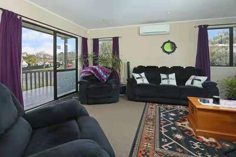 Photo of property in 20 Rehia Road, Massey, Auckland, 0614