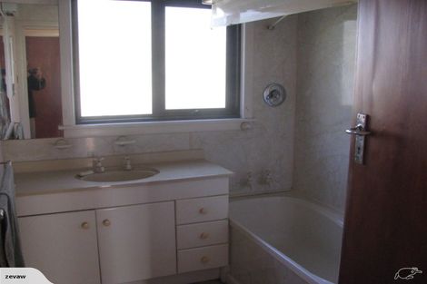 Photo of property in 3 Derrett Place, Saint Martins, Christchurch, 8022