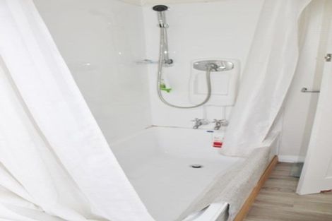 Photo of property in 2 Queen Street, Brighton, Dunedin, 9035